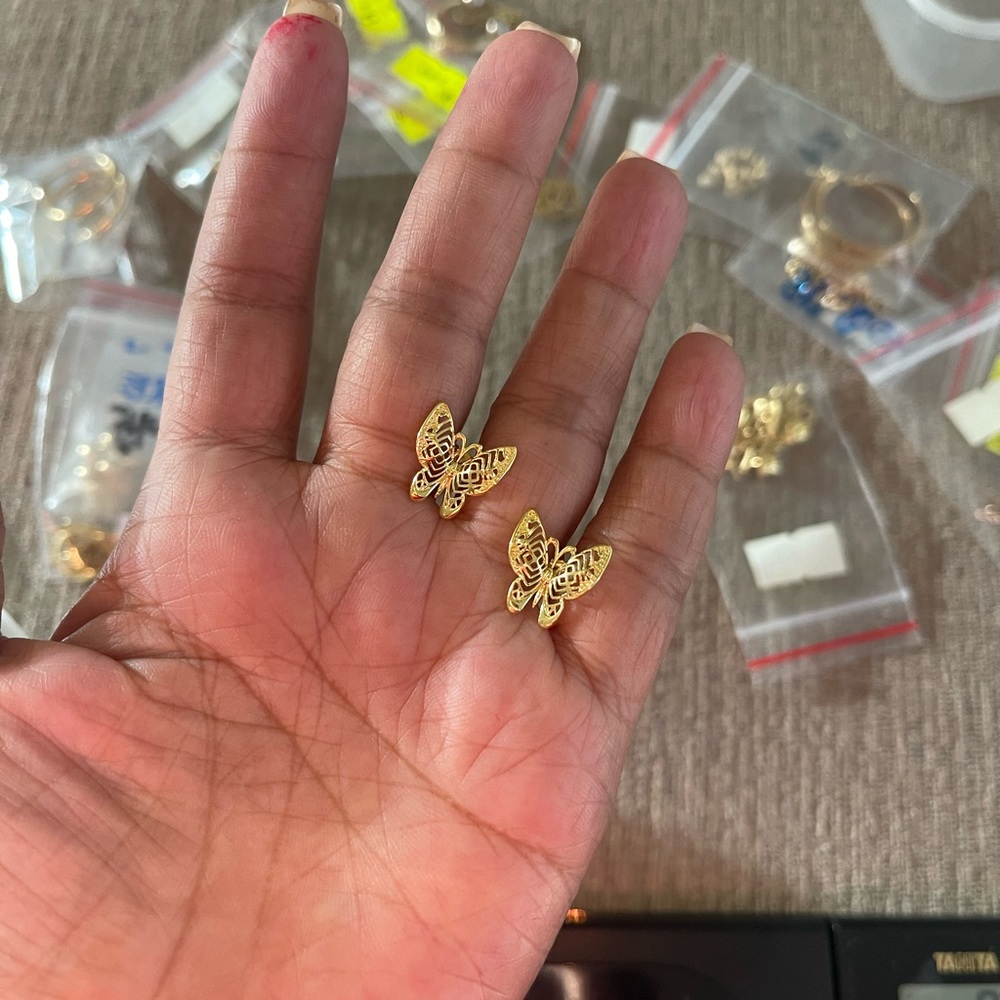 18k Saudi gold earrings